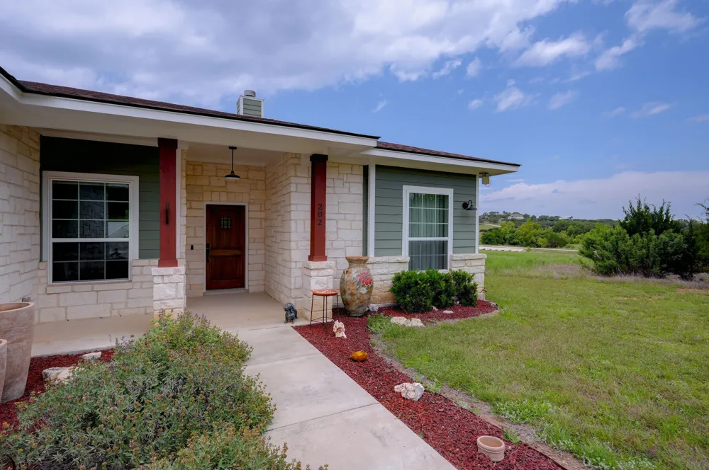 202 Falling Oak Drive Blanco, TX 78606