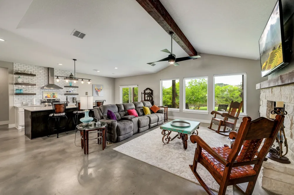 202 Falling Oak Drive Blanco, TX 78606