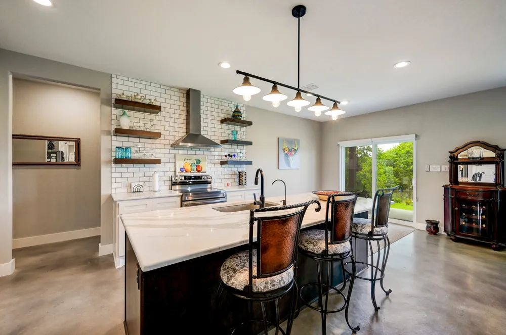 202 Falling Oak Drive Blanco, TX 78606