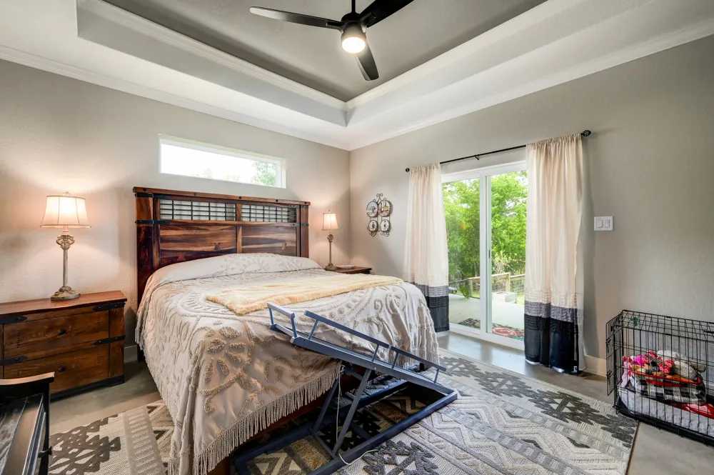 202 Falling Oak Drive Blanco, TX 78606