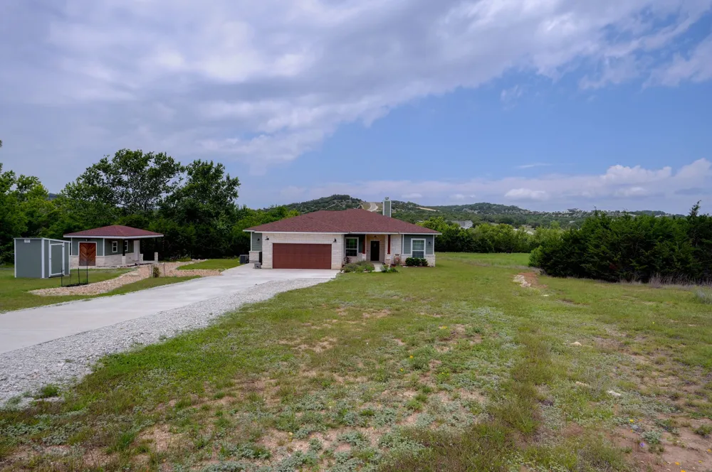 202 Falling Oak Drive Blanco, TX 78606