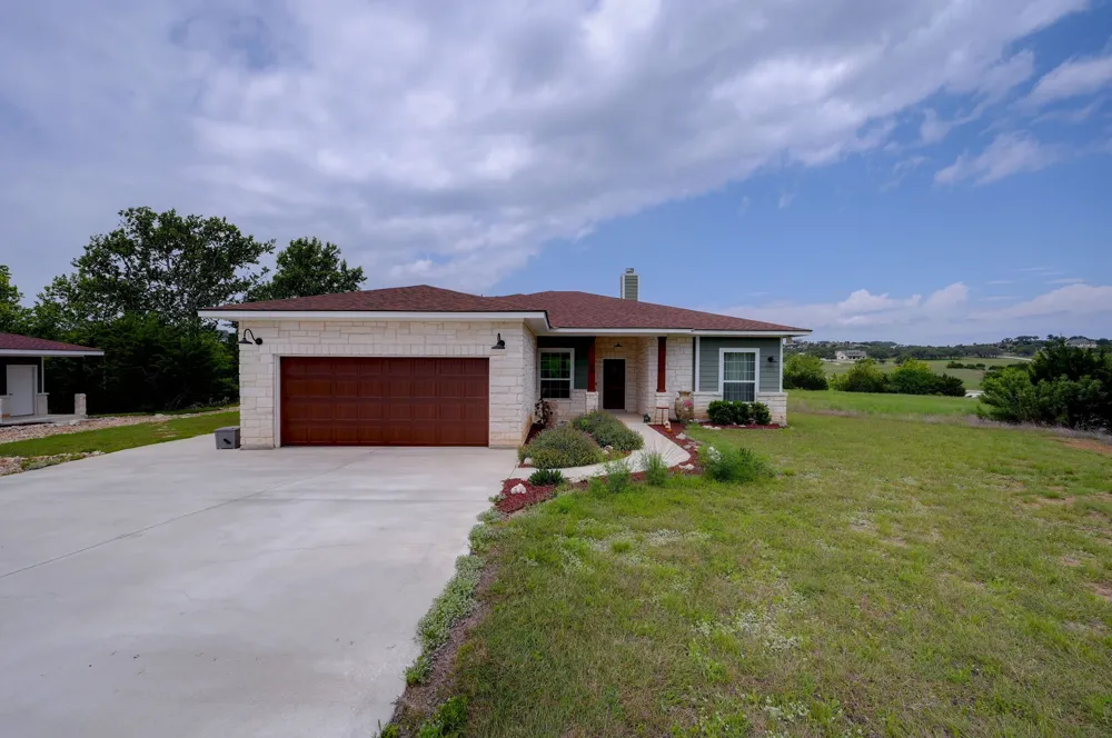 202 Falling Oak Drive Blanco, TX 78606