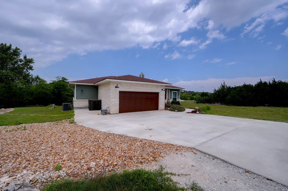 202 Falling Oak Drive Blanco, TX 78606