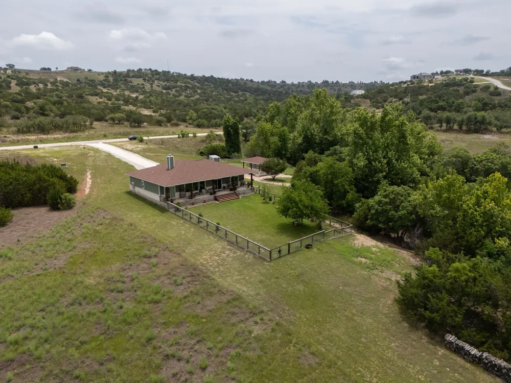 202 Falling Oak Drive Blanco, TX 78606