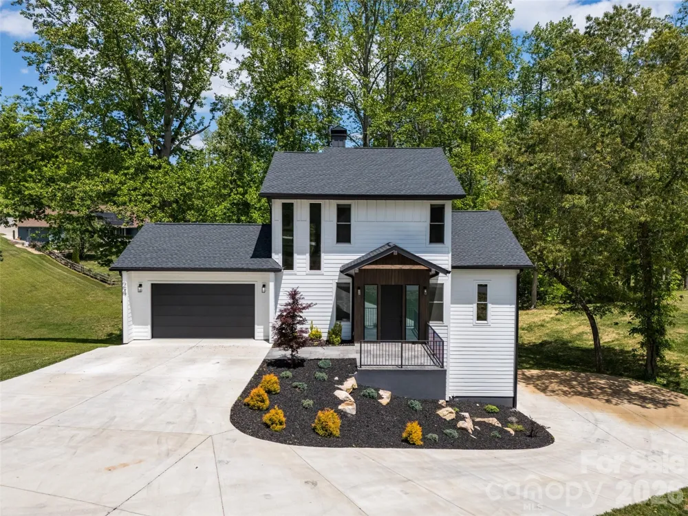 24 Copper Mill Court Candler, NC 28715