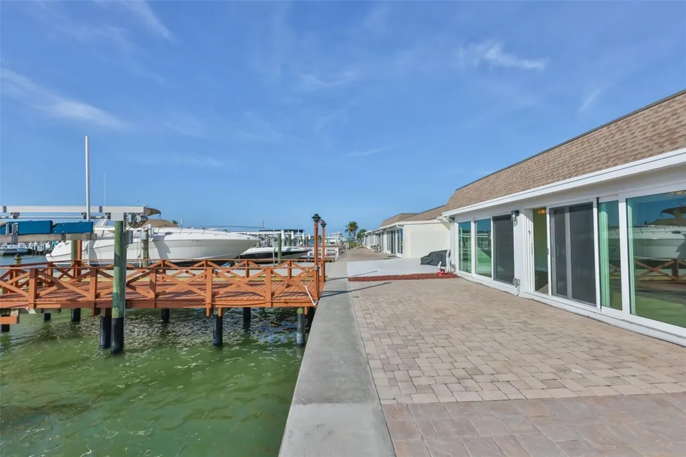 574 BOCA CIEGA POINT BOULEVARD #2205 St Petersburg, FL 33708