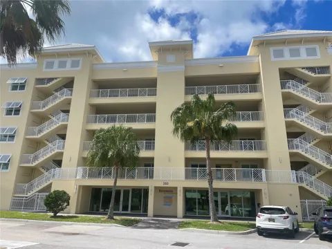 260 HIDDEN BAY DRIVE #401