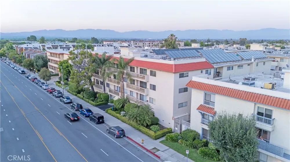 5400 Lindley Avenue #322 Encino, CA 91316