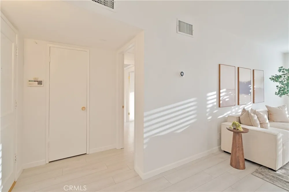 5400 Lindley Avenue #322 Encino, CA 91316