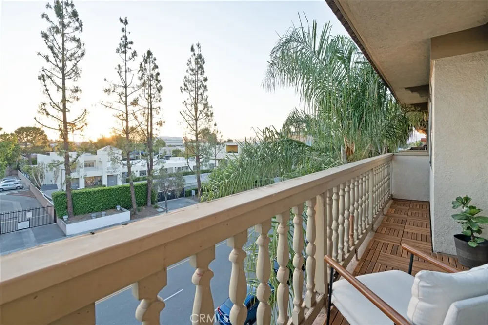 5400 Lindley Avenue #322 Encino, CA 91316