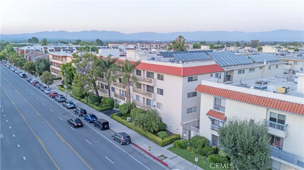 5400 Lindley Avenue #322 Encino, CA 91316