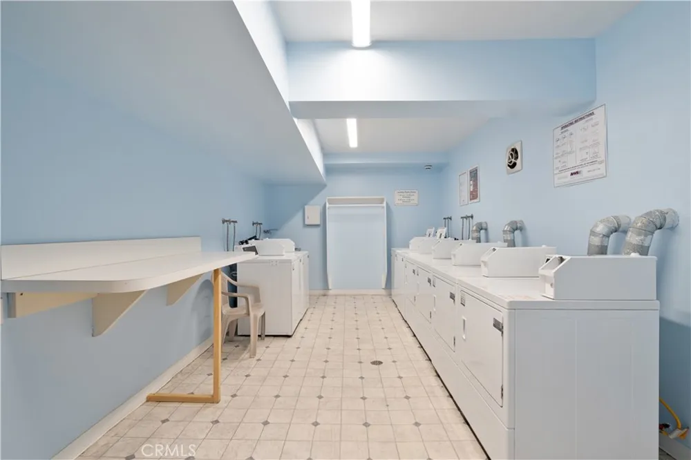 5400 Lindley Avenue #322 Encino, CA 91316