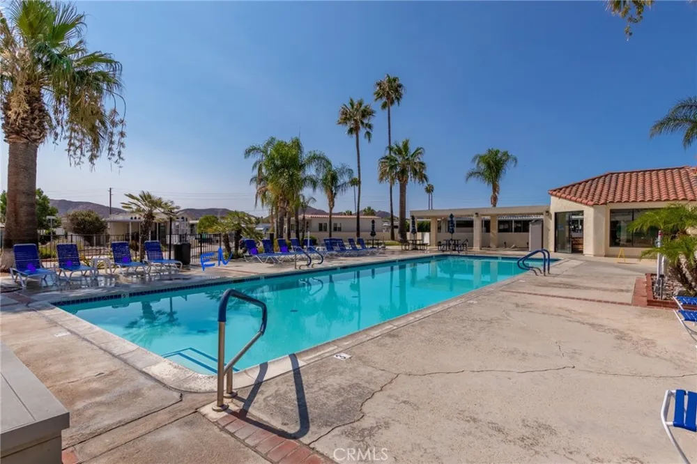 1295 S Cawston Avenue Hemet, CA 92545