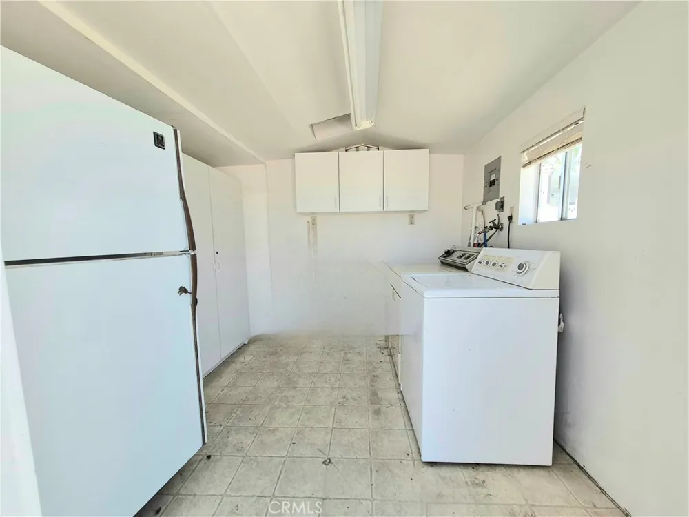 1295 S Cawston Avenue Hemet, CA 92545