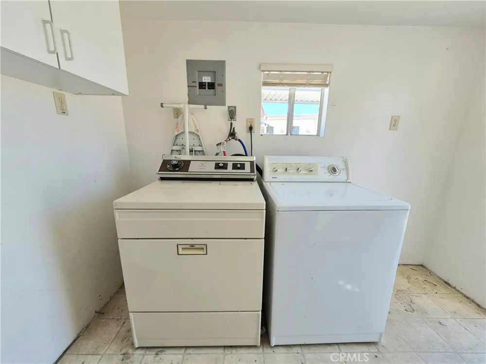 1295 S Cawston Avenue Hemet, CA 92545