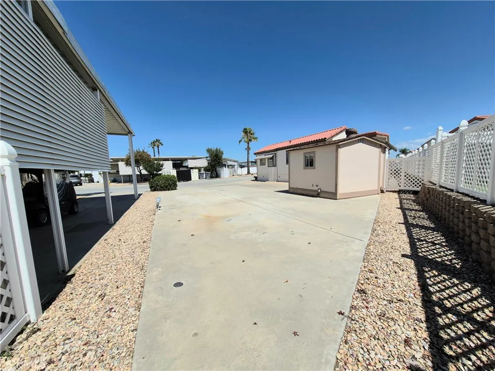 1295 S Cawston Avenue Hemet, CA 92545