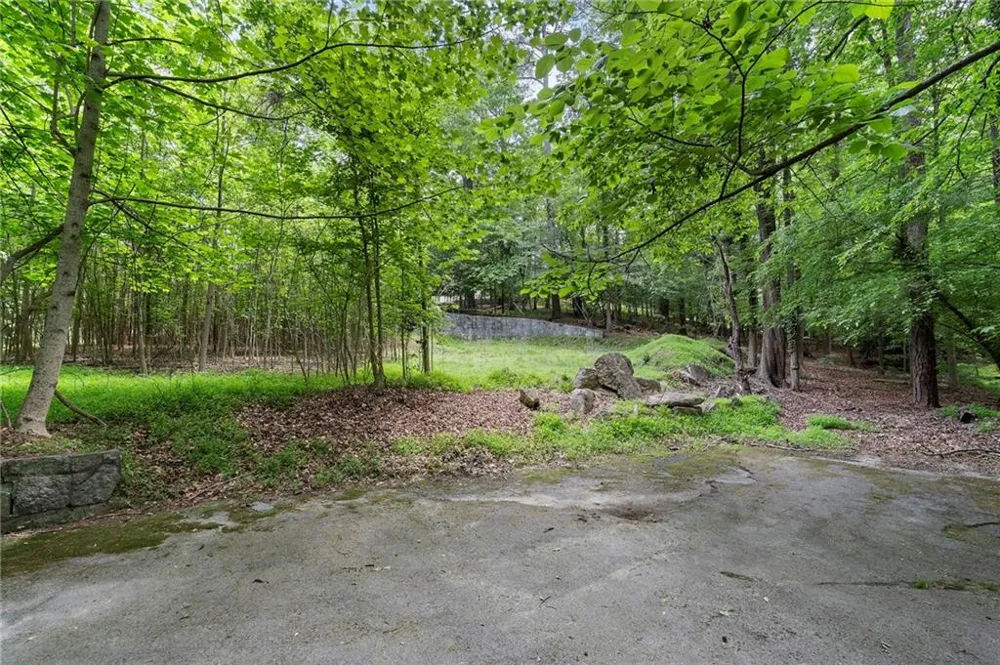 1340 W Garmon Road Sandy Springs, GA 30327