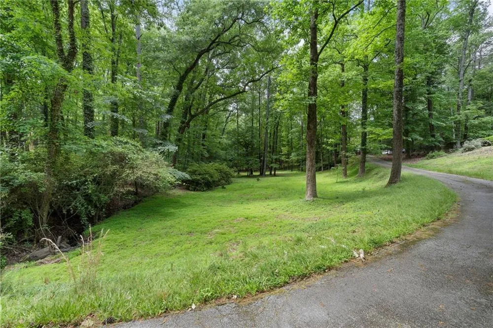 1340 W Garmon Road Sandy Springs, GA 30327
