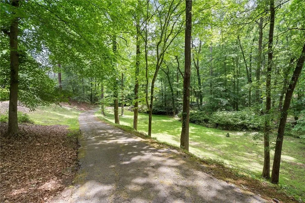 1340 W Garmon Road Sandy Springs, GA 30327