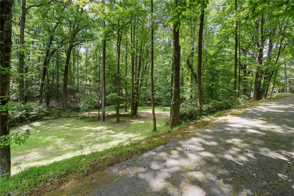1340 W Garmon Road Sandy Springs, GA 30327