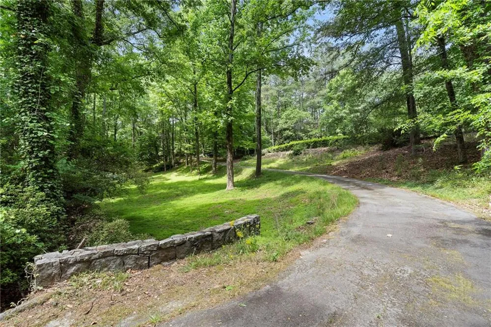 1340 W Garmon Road Sandy Springs, GA 30327