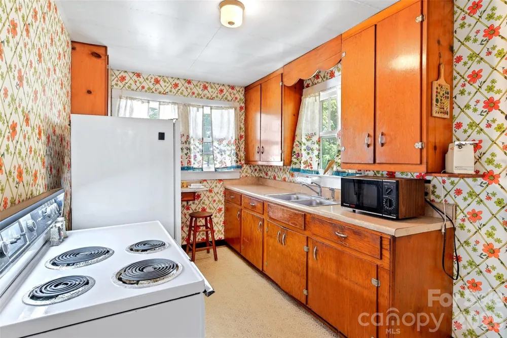 35 Second Street Marion, NC 28752