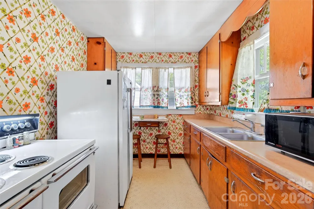 35 Second Street Marion, NC 28752