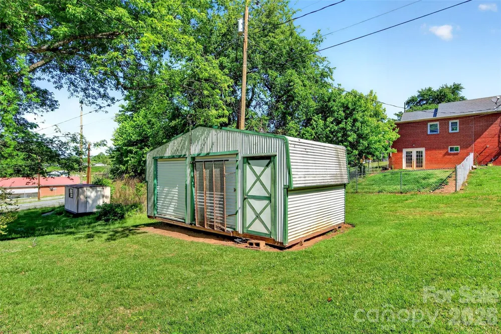 35 Second Street Marion, NC 28752