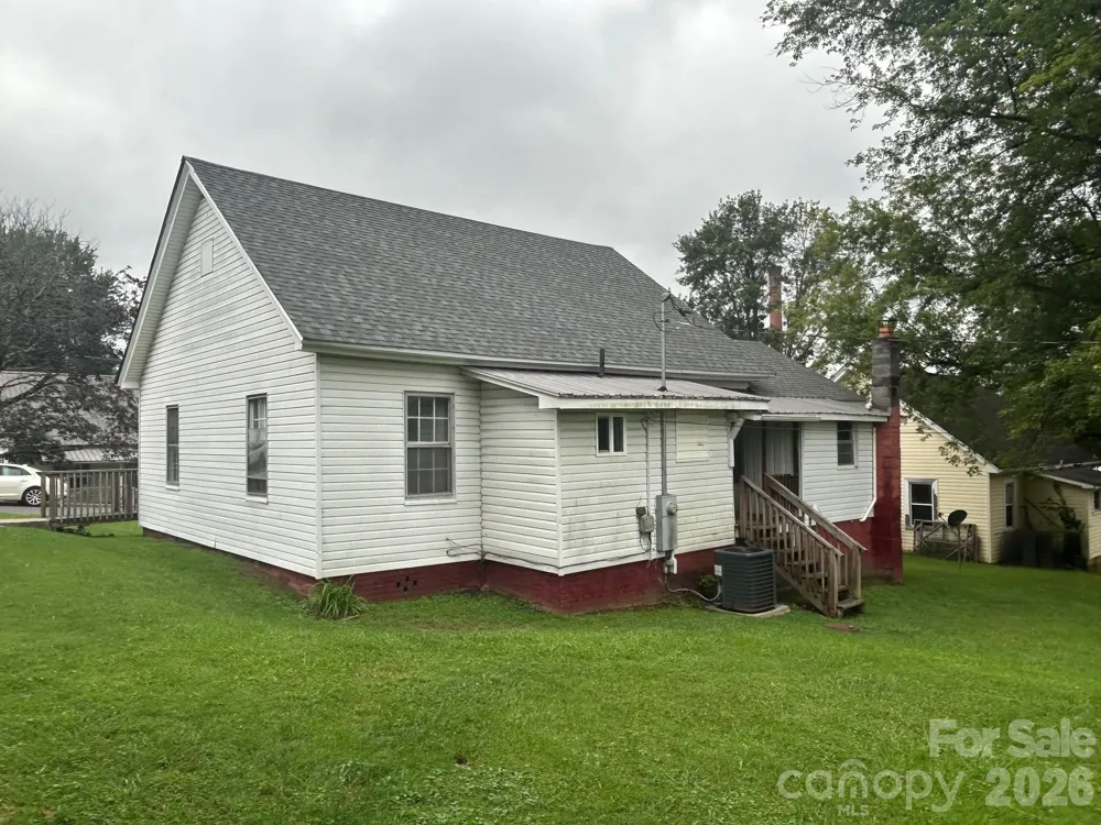 35 Second Street Marion, NC 28752