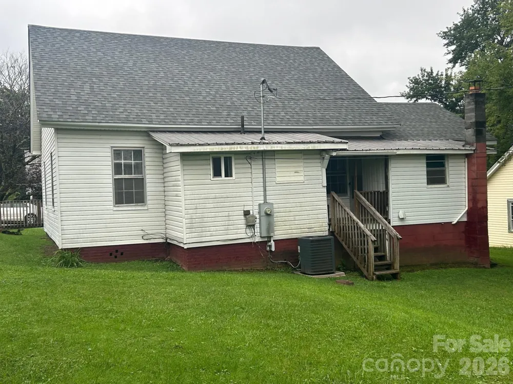 35 Second Street Marion, NC 28752