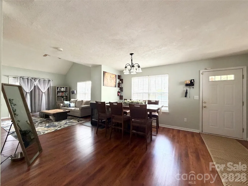 10206 University Park Lane Charlotte, NC 28213