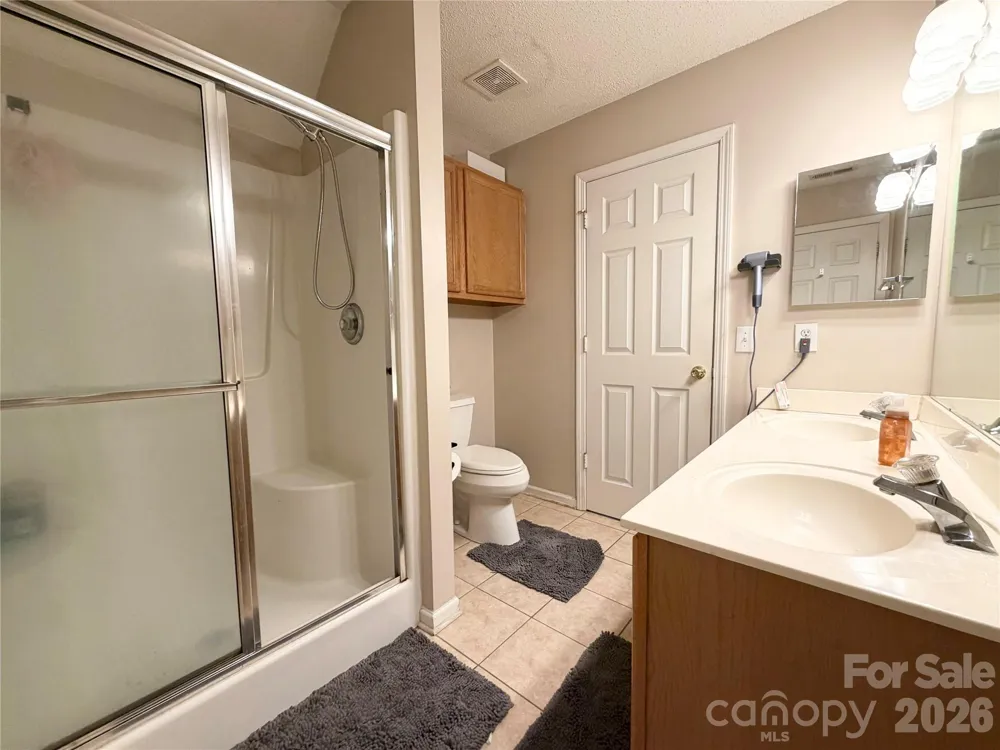 10206 University Park Lane Charlotte, NC 28213