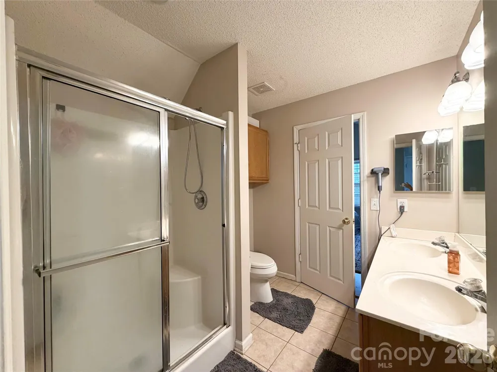 10206 University Park Lane Charlotte, NC 28213