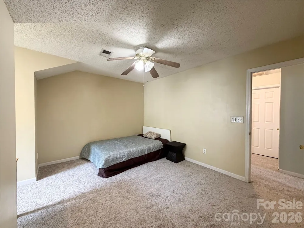 10206 University Park Lane Charlotte, NC 28213