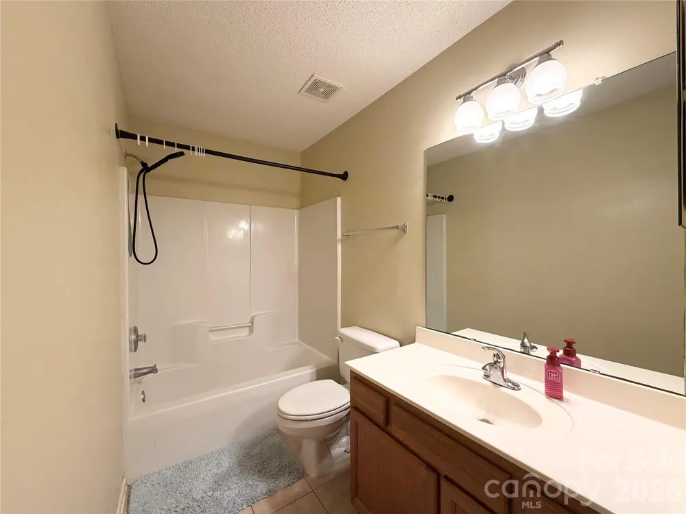 10206 University Park Lane Charlotte, NC 28213
