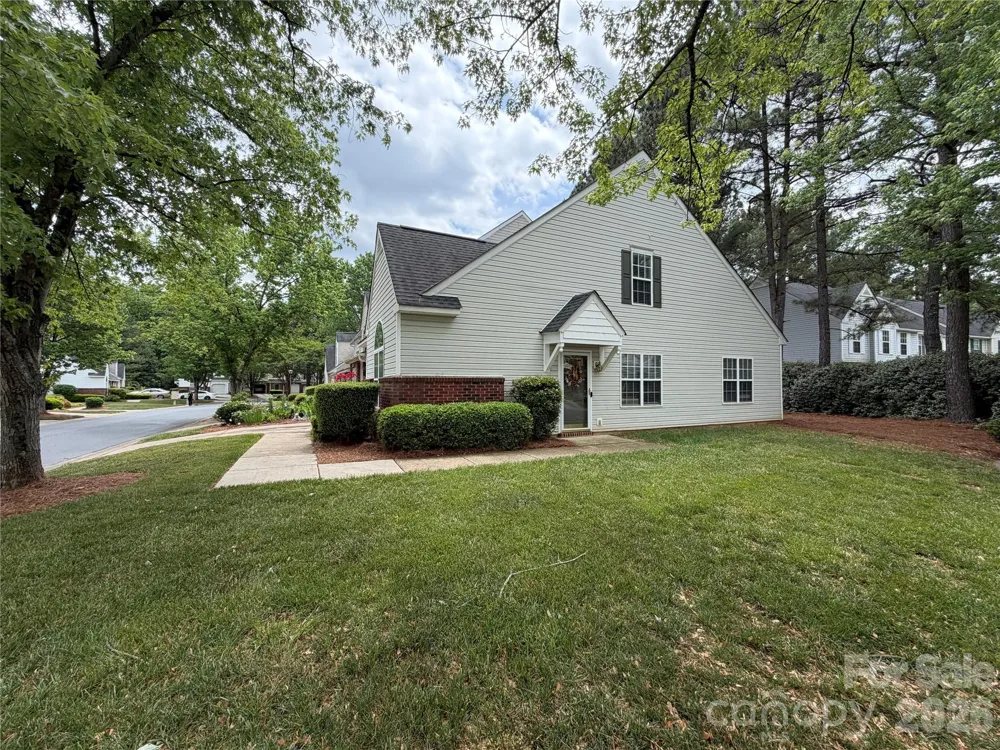 10206 University Park Lane Charlotte, NC 28213