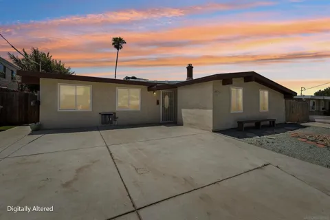 1217 Holly Ave