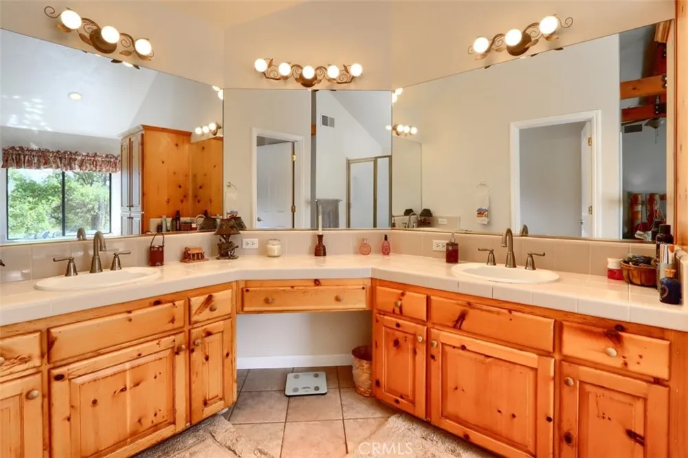 32028 Cattle Way Coarsegold, CA 93614