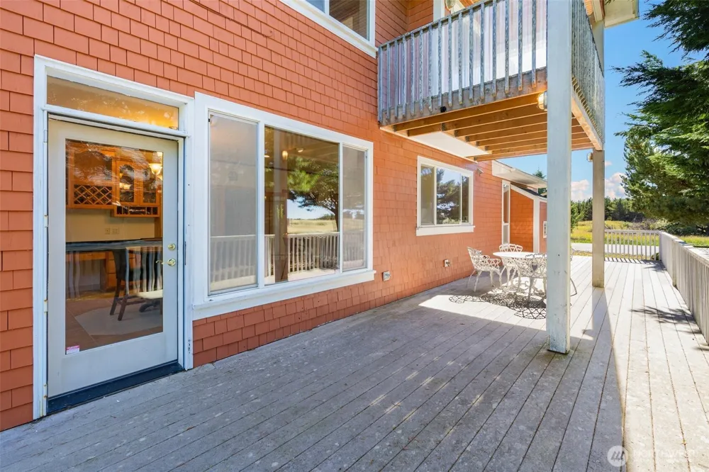 238 25th Street NW Long Beach, WA 98631