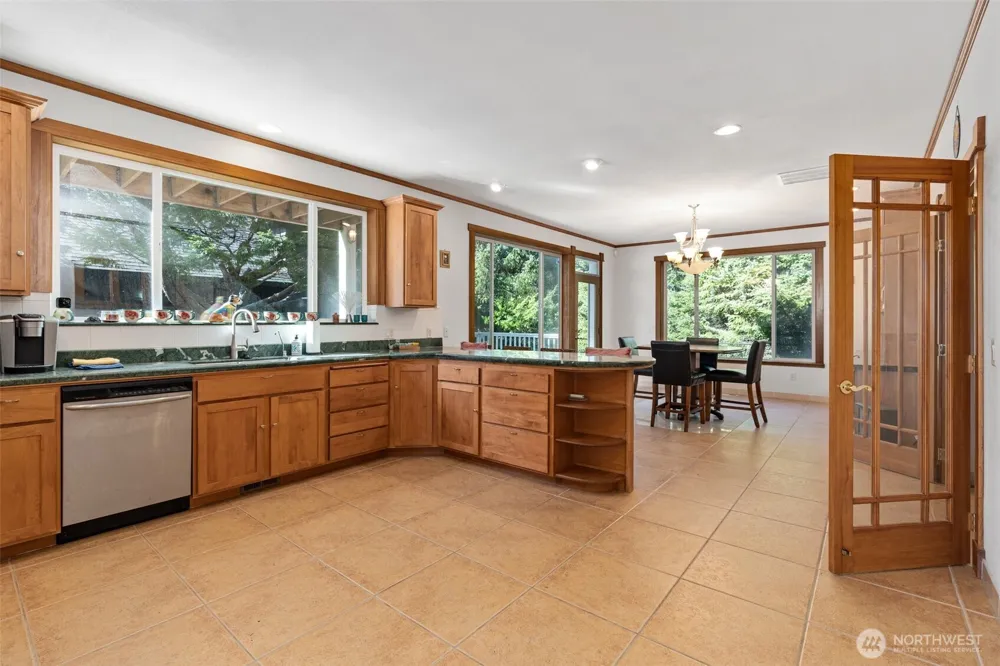 238 25th Street NW Long Beach, WA 98631