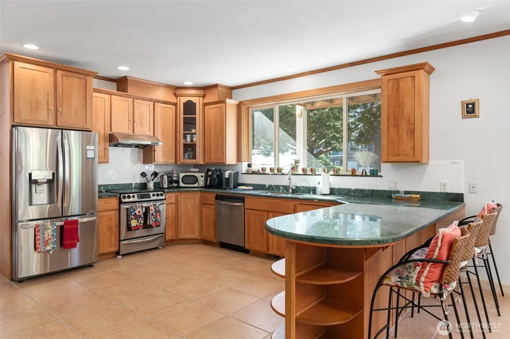 238 25th Street NW Long Beach, WA 98631
