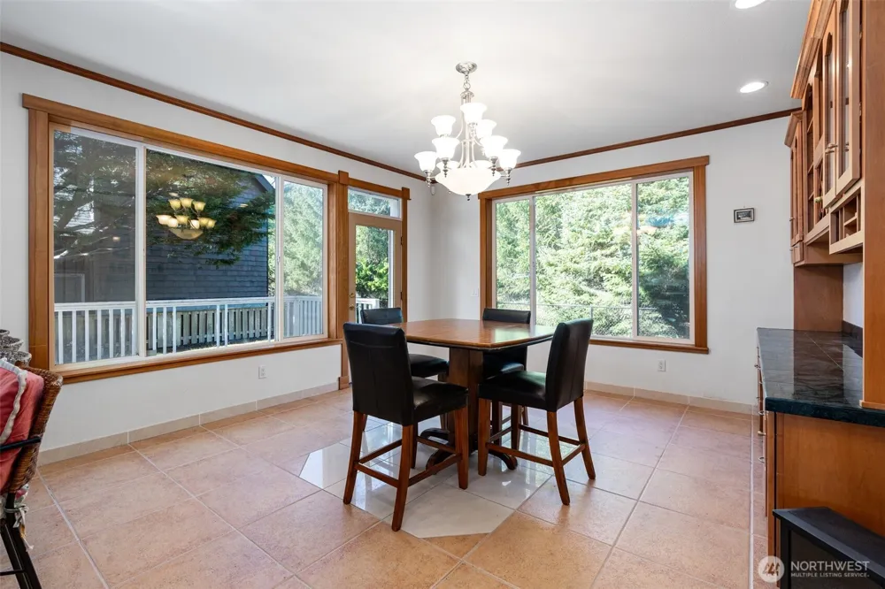 238 25th Street NW Long Beach, WA 98631