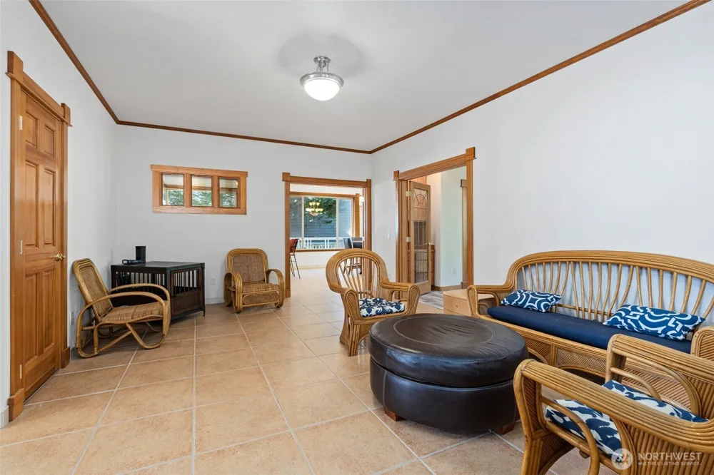 238 25th Street NW Long Beach, WA 98631