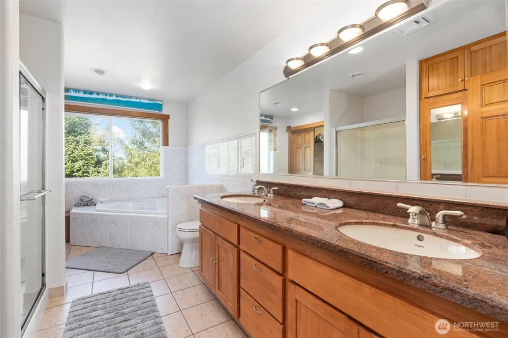 238 25th Street NW Long Beach, WA 98631