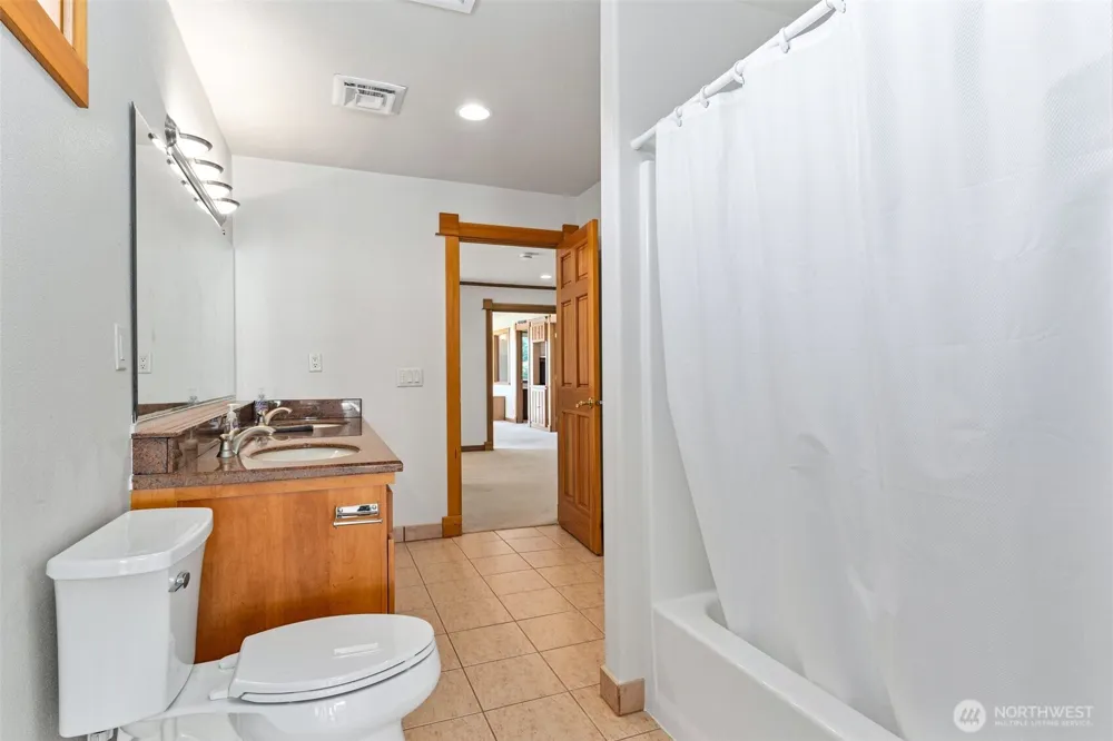 238 25th Street NW Long Beach, WA 98631