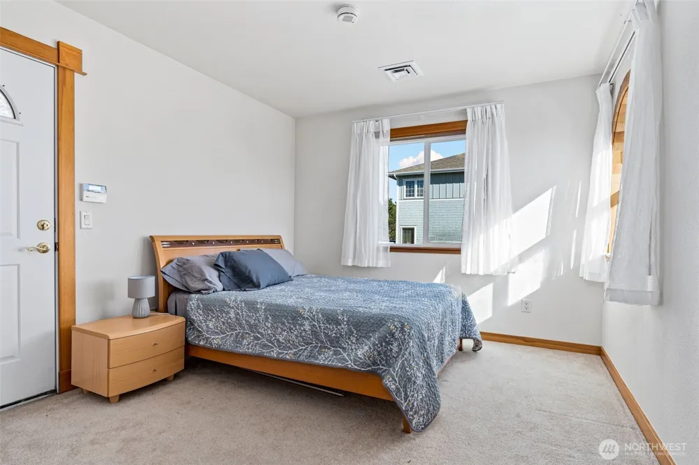 238 25th Street NW Long Beach, WA 98631