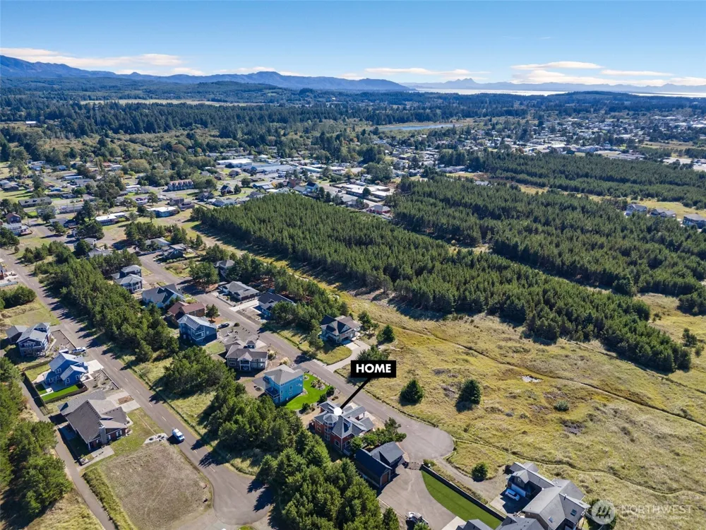 238 25th Street NW Long Beach, WA 98631