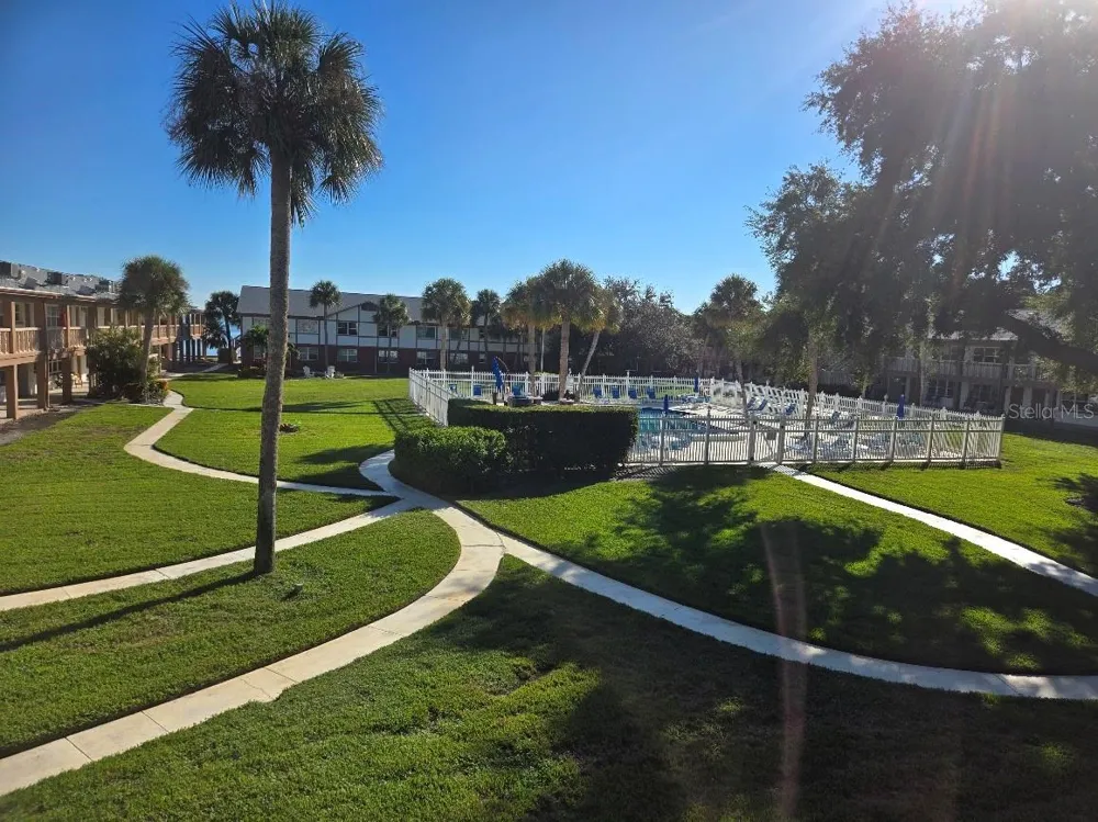 650 PINELLAS POINT DRIVE S #204 St Petersburg, FL 33705