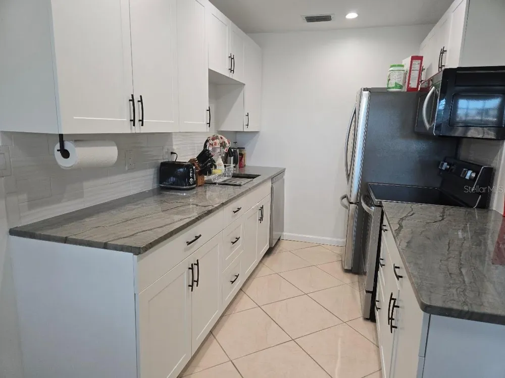 650 PINELLAS POINT DRIVE S #204 St Petersburg, FL 33705