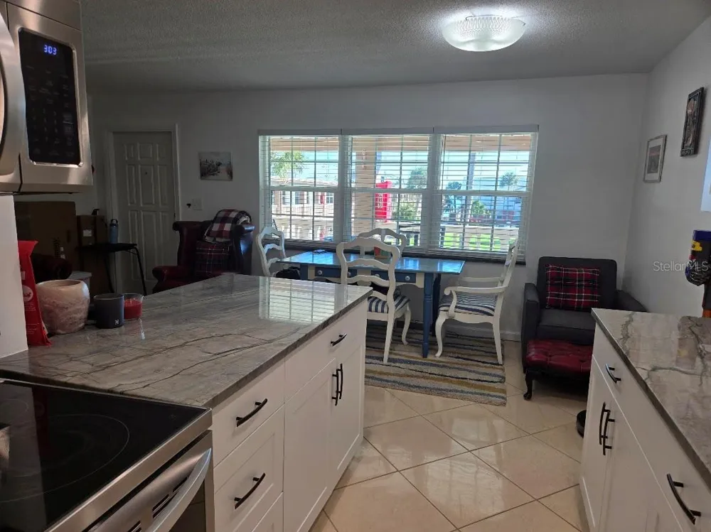 650 PINELLAS POINT DRIVE S #204 St Petersburg, FL 33705